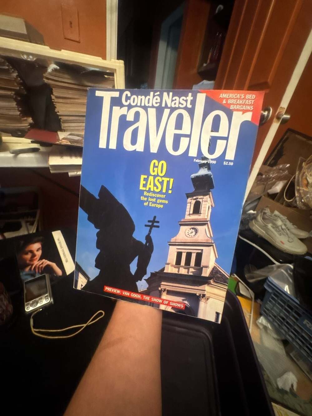 Condé Nast Traveler Magazine February 1990 Issue